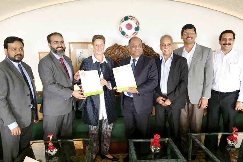 bauma CONEXPO INDIA and iCEMA sign cooperation agreement