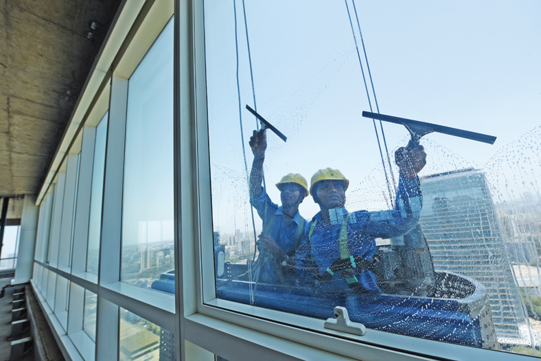 Cleaning façade of your building in the right way