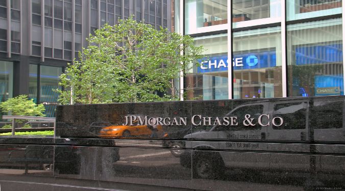 JPM Chase (r)