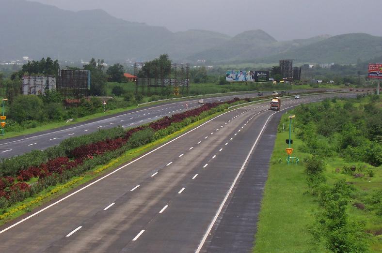 Four road projects launched in Maharashtra