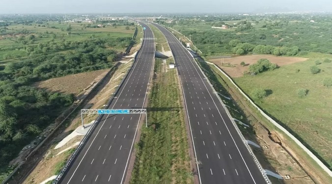 Nitin Gadkari inspects 212km Delhi-Dehradun ₹ 12,000Cr expressway