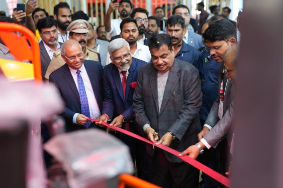 Shri Nitin Gadkari unveiling the Made in India Volvo DD40 Electric _ ACE