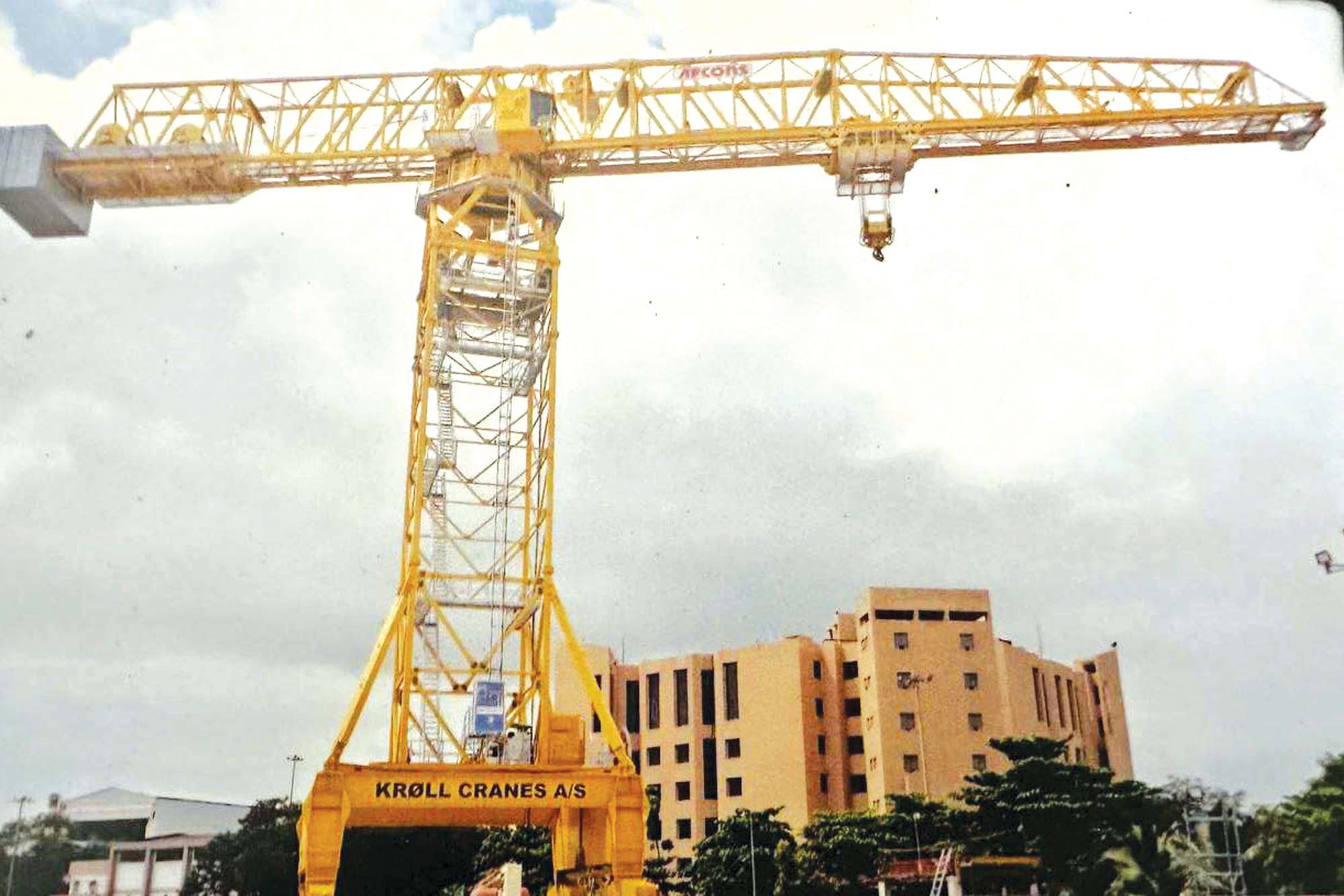 Ambat Iconcranes sets industry standards in lifting 