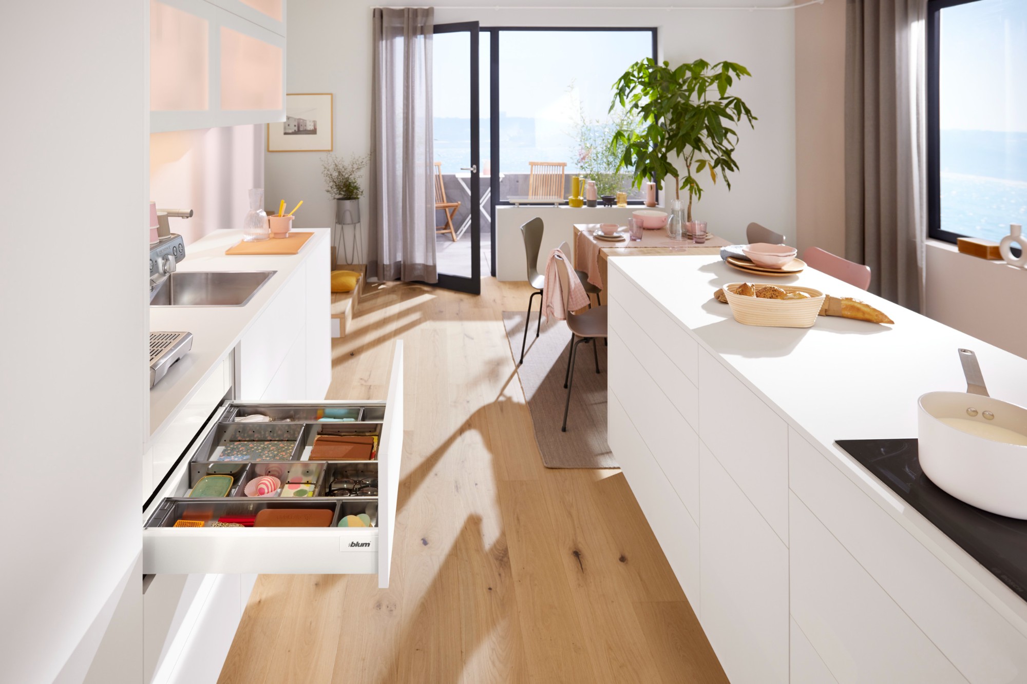 Blum’s TANDEMBOX antaro improves drawer design excellence