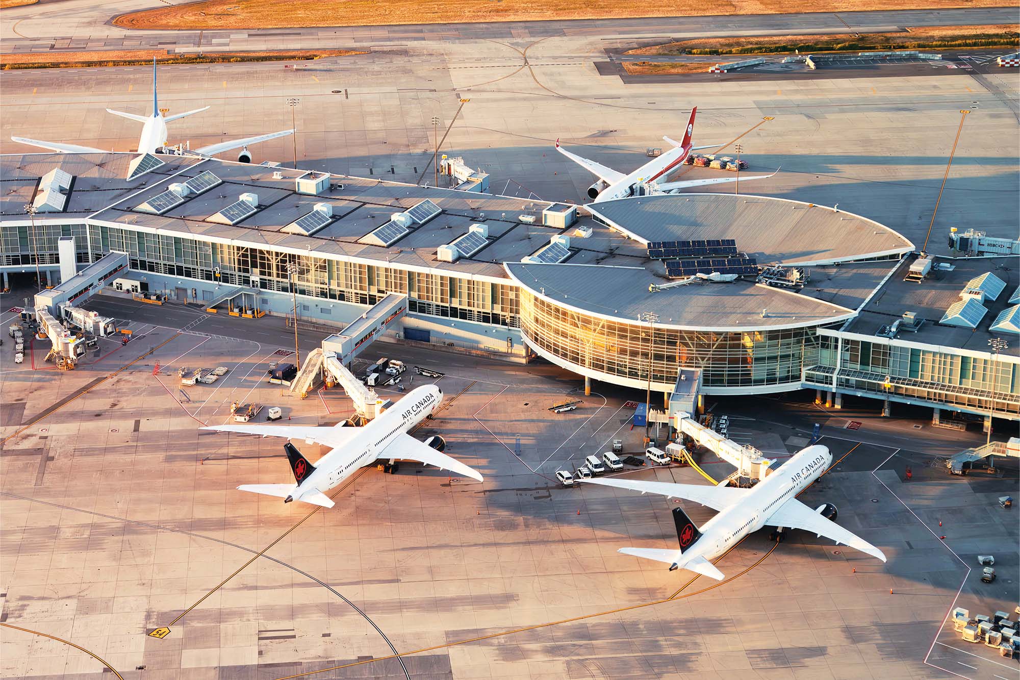Coverstory_Airports_ACE